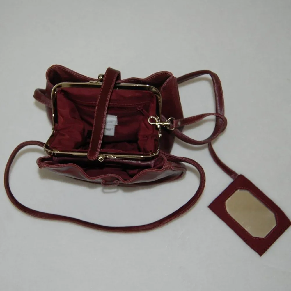 Brand NEW Wilson's Leather Maxima Small Bag with Clasp Closure - Picture 7 of 9
